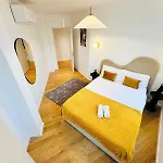 Pink House Beautiful 2 Bedroom Flat In Center * Lisboa