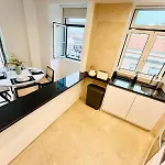 Pink House Beautiful 2 Bedroom Flat In Center شقة Lisboa