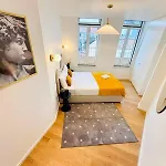 Pink House Beautiful 2 Bedroom Flat In Center *