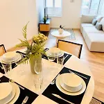 Pink House Beautiful 2 Bedroom Flat In Center شقة Lisboa
