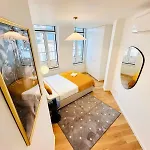 Pink House Beautiful 2 Bedroom Flat In Center
