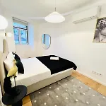 Pink House Beautiful 2 Bedroom Flat In Center Lisboa