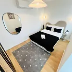Pink House Beautiful 2 Bedroom Flat In Center شقة Lisboa