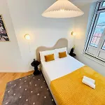Pink House Beautiful 2 Bedroom Flat In Center شقة Lisboa