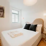 Pink House Beautiful 2 Bedroom Flat In Center *