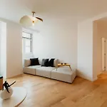 Pink House Beautiful 2 Bedroom Flat In Center