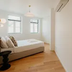 Pink House Beautiful 2 Bedroom Flat In Center شقة Lisboa