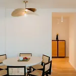Pink House Beautiful 2 Bedroom Flat In Center
