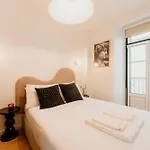 Pink House Beautiful 2 Bedroom Flat In Center * Lisboa