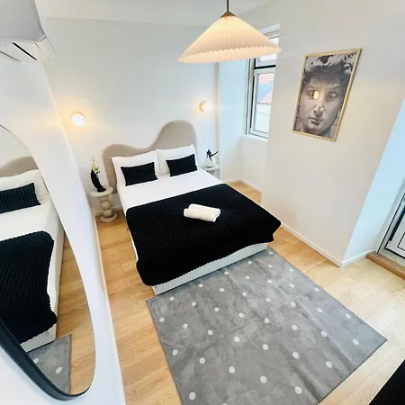 Pink House Beautiful 2 Bedroom Flat In Center Appartamento Lisbona