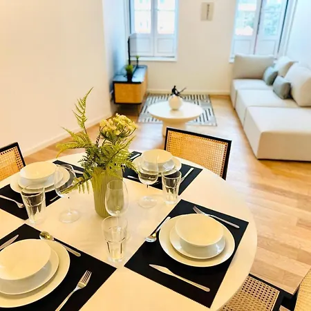 Pink House Beautiful 2 Bedroom Flat In Center * Lisbona
