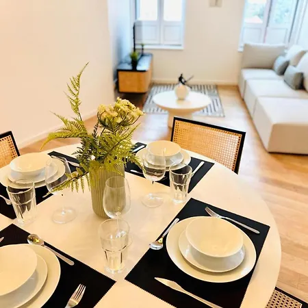 Pink House Beautiful 2 Bedroom Flat In Center Appartamento Lisbona
