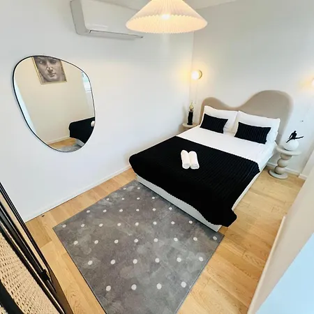 Pink House Beautiful 2 Bedroom Flat In Center Appartamento Lisbona