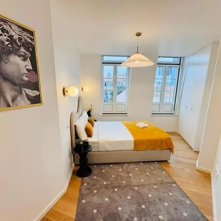 Appartamento Pink House Beautiful 2 Bedroom Flat In Center Lisbona