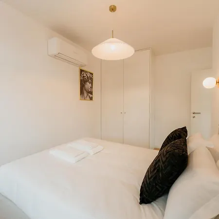 Appartamento Pink House Beautiful 2 Bedroom Flat In Center Lisbona