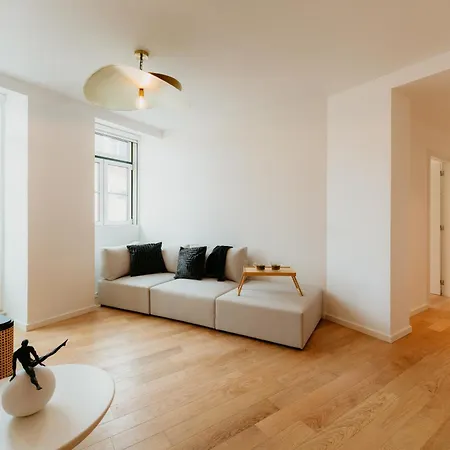 Pink House Beautiful 2 Bedroom Flat In Center