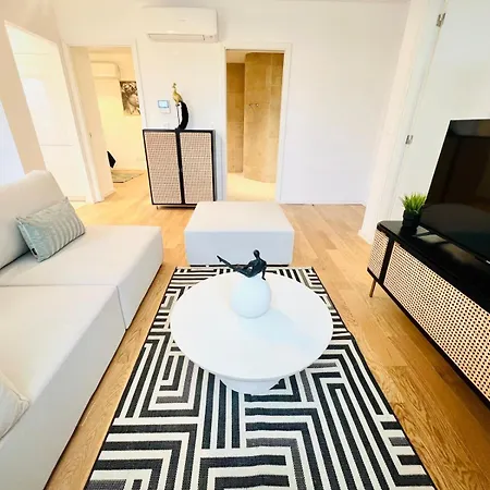 Διαμέρισμα Pink House Beautiful 2 Bedroom Flat In Center *