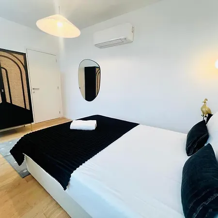 Pink House Beautiful 2 Bedroom Flat In Center Apartment