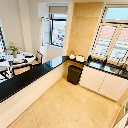 Pink House Beautiful 2 Bedroom Flat In Center Apartment Lisbon