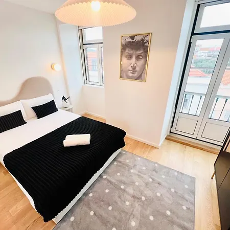 Apartment Pink House Beautiful 2 Bedroom Flat In Center Lisbon