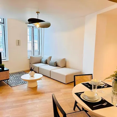 Pink House Beautiful 2 Bedroom Flat In Center Apartment