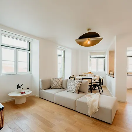 Pink House Beautiful 2 Bedroom Flat In Center Lisbon