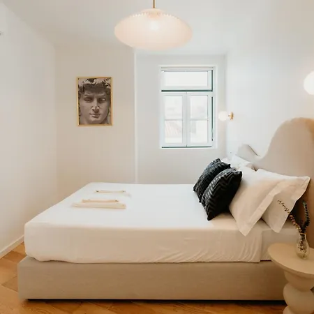 Pink House Beautiful 2 Bedroom Flat In Center *