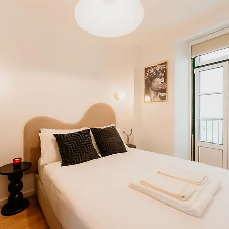 Pink House Beautiful 2 Bedroom Flat In Center * Lisbon