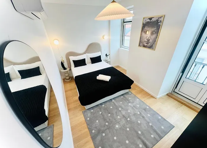 Pink House Beautiful 2 Bedroom Flat In Center Appartement Lissabon