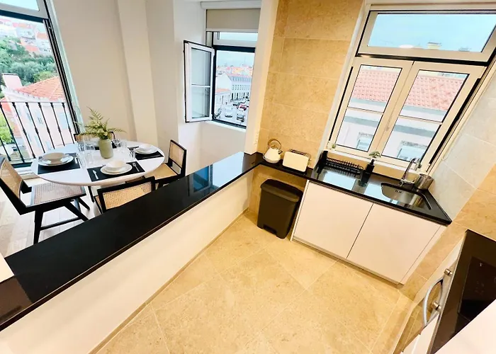 Pink House Beautiful 2 Bedroom Flat In Center Appartement Lissabon