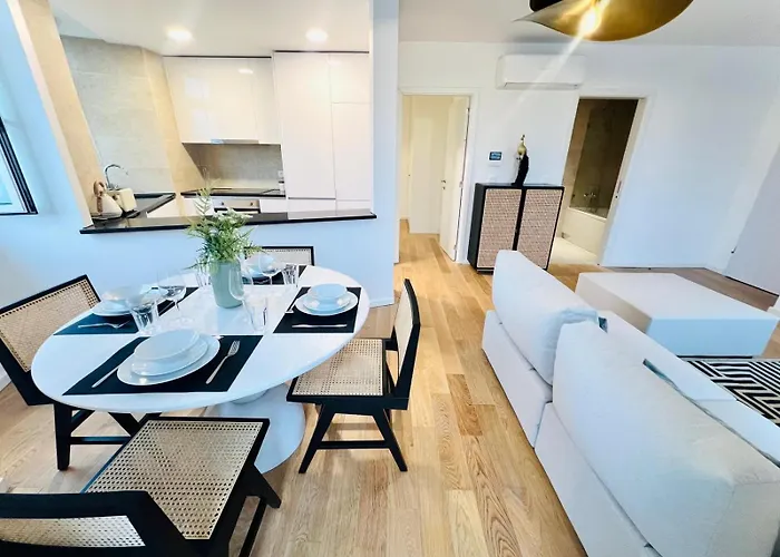 Pink House Beautiful 2 Bedroom Flat In Center * Lissabon
