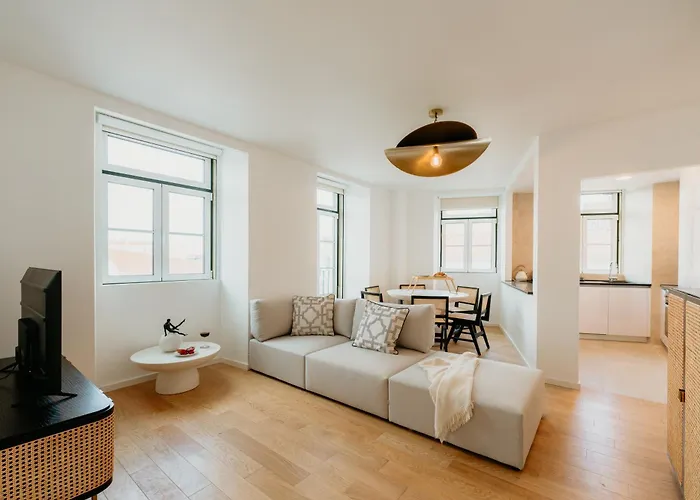 Pink House Beautiful 2 Bedroom Flat In Center Lissabon