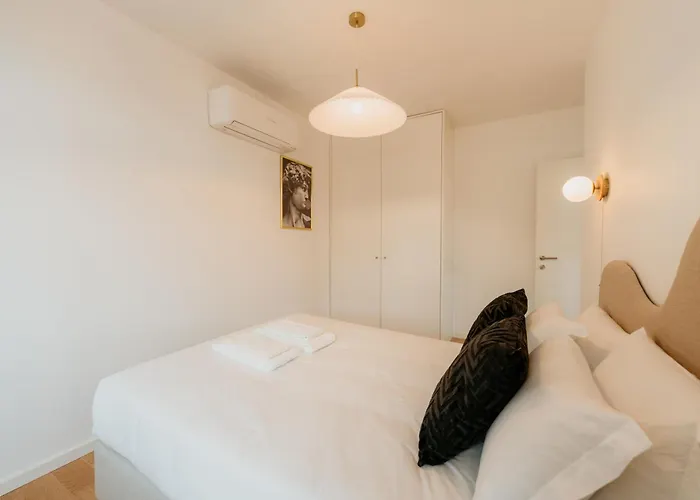 Appartement Pink House Beautiful 2 Bedroom Flat In Center Lissabon